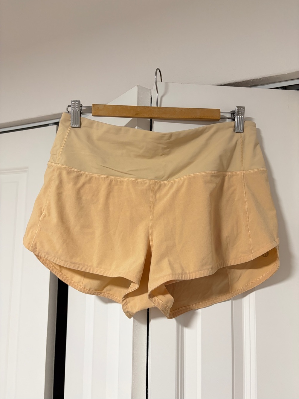 Lulu lululemon speed high rise hi high-rise shorts 2.5” inseam Summer Glow 8